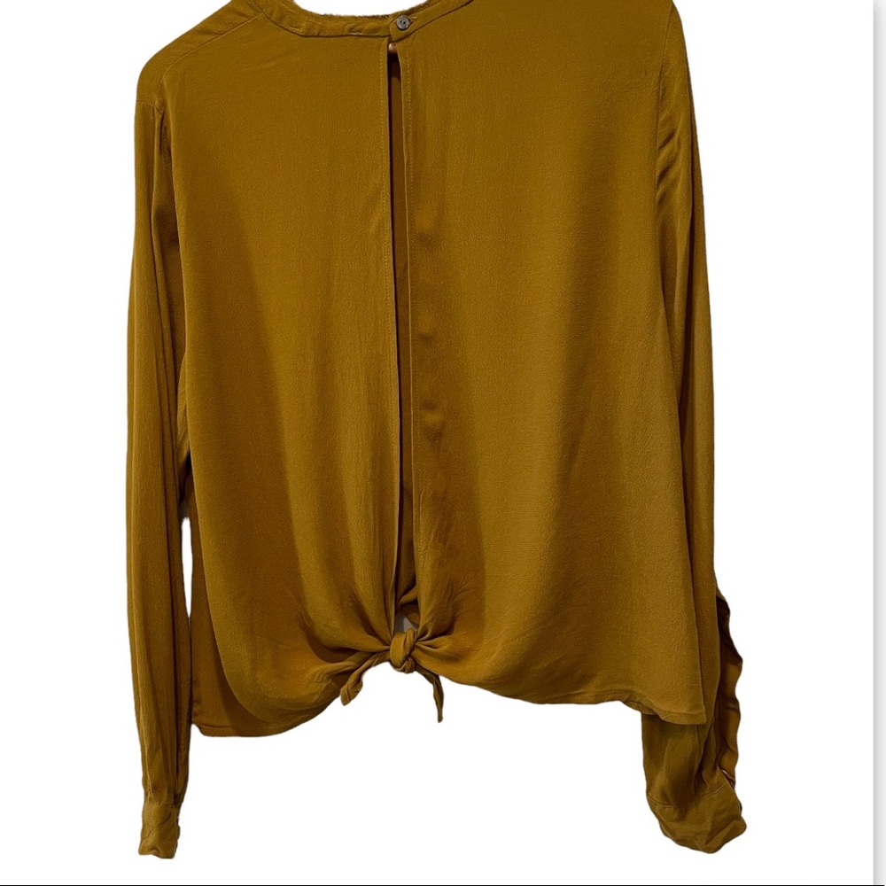 Olivaceous Tie Back Blouse Top - Picture 10 of 11
